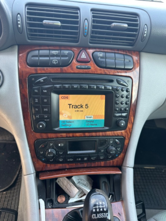 Navigație Mercedes c class w203 in stare foarte buna