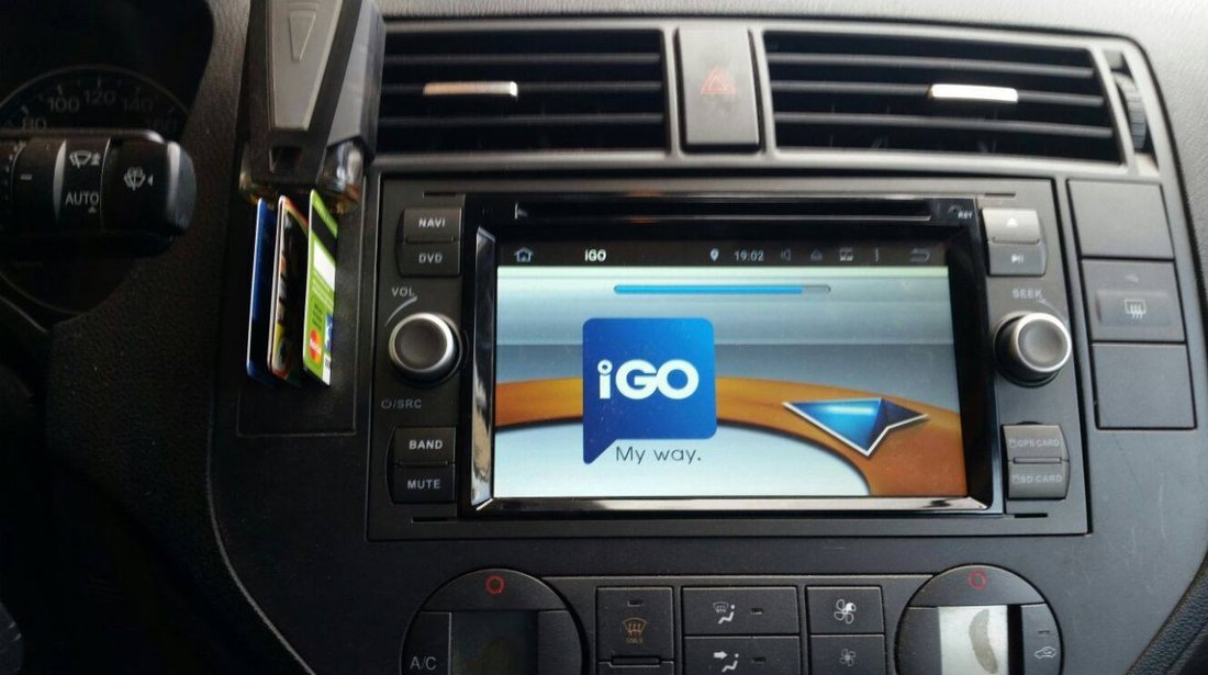 NAVIGATIE ANDROID 8.1 DEDICATA FORD C-MAX ECRAN IPS 16GB DVD CARKIT USB SD GPS WAZE NAV-D9488B