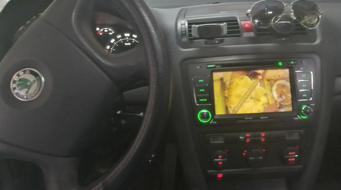 NAVIGATIE ANDROID 8.1 DEDICATA SKODA OCTAVIA 2 WITSON W2-K6201 ECRAN IPS 8'' 16GB INTERNET GPS WAZE