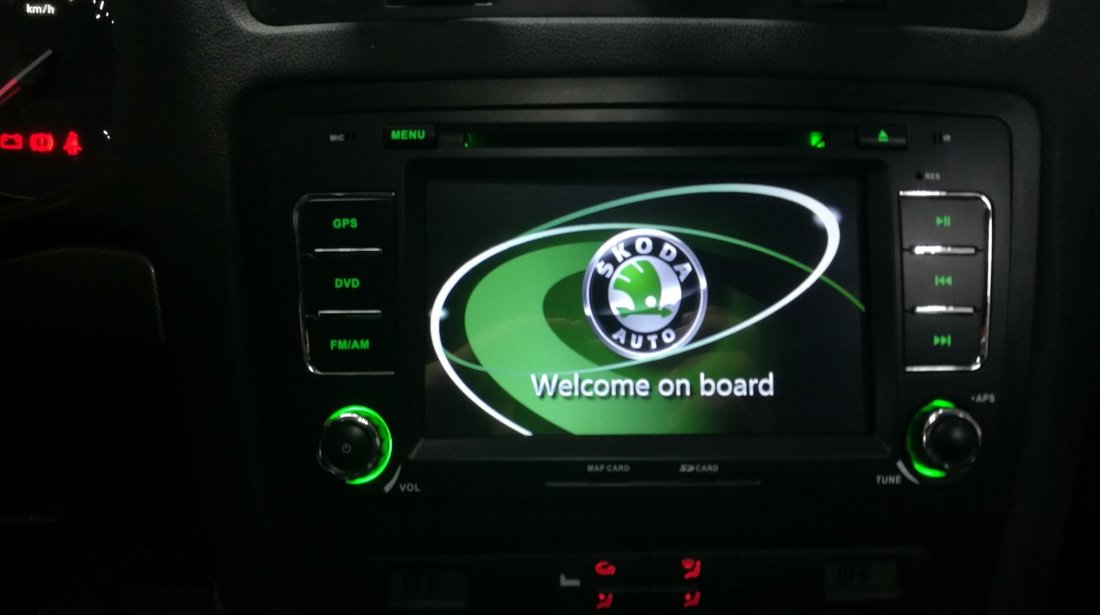 NAVIGATIE ANDROID 9.0 DEDICATA SKODA OCTAVIA 2 ECRAN IPS 8'' 16GB INTERNET 3G WIFI GPS WAZE DVR USB