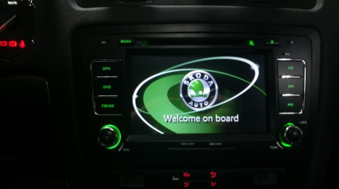 NAVIGATIE ANDROID 9.0 DEDICATA SKODA OCTAVIA 2 FACELIFT ECRAN IPS 8'' 16GB 2GB RAM INTERNET 3G WIFI