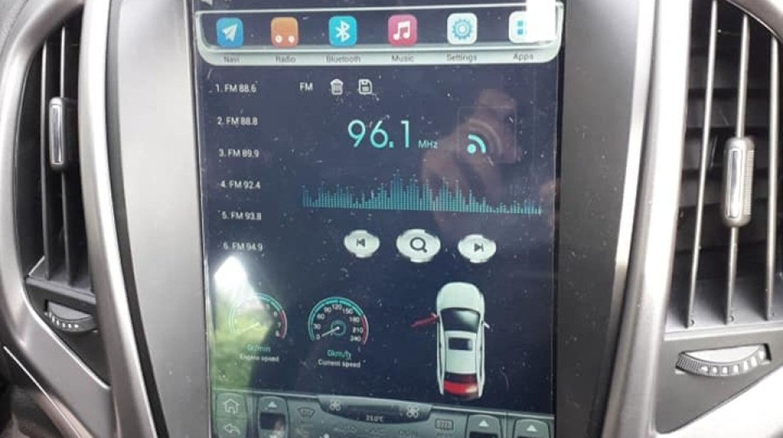 NAVIGATIE ANDROID DEDICATA OPEL ASTRA J ECRAN 10.4'' TESLA STYLE WIFI 32GB GPS WAZE Edotec EDT-T072