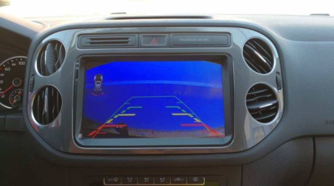 NAVIGATIE CARPAD ANDROID 7.1.2 DEDICATA VW AMAROK NAVD E305 ECRAN 9'' CAPACITIV 16GB INTERNET