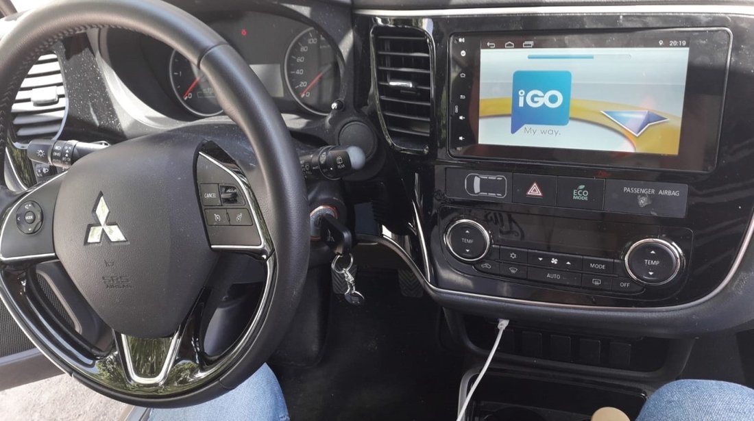 NAVIGATIE CARPAD ANDROID 8.1 DEDICATA MITSUBISHI OUTLANDER 2013-2019 GPS WAZE WIFI EDOTEC EDT-L230