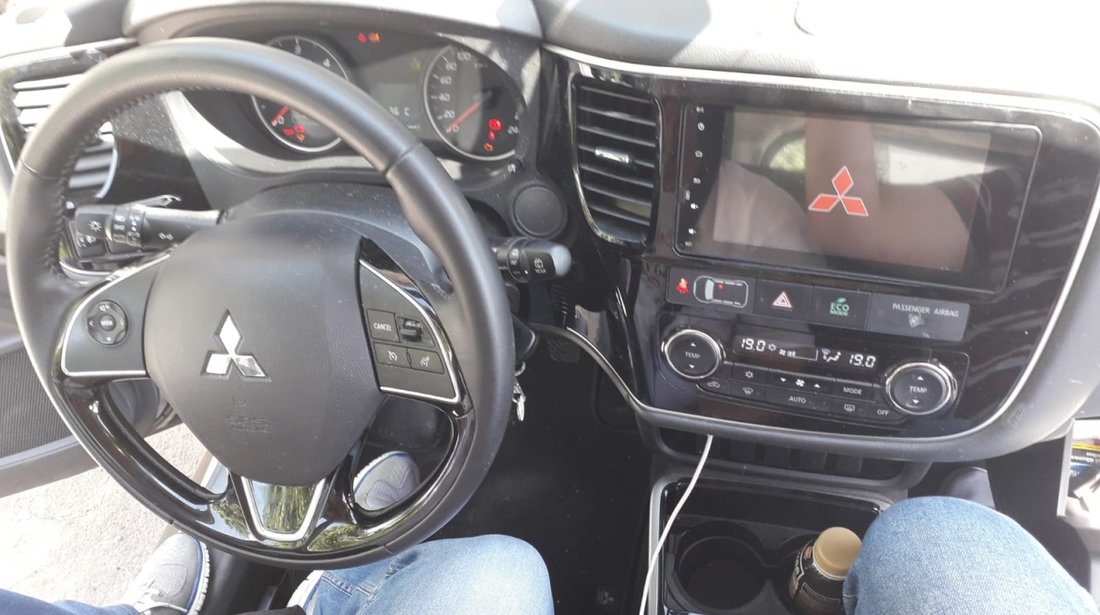 NAVIGATIE CARPAD ANDROID 8.1 DEDICATA MITSUBISHI OUTLANDER 2013-2019 GPS WAZE WIFI EDOTEC EDT-L230