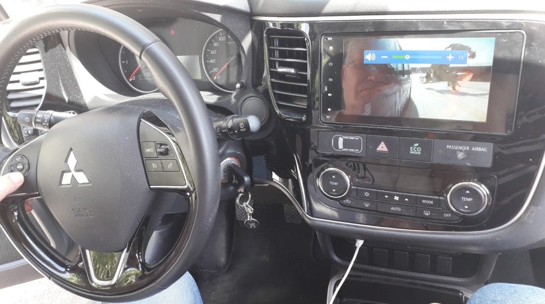 NAVIGATIE CARPAD ANDROID 8.1 DEDICATA MITSUBISHI OUTLANDER 2013-2019 GPS WAZE WIFI EDOTEC EDT-L230