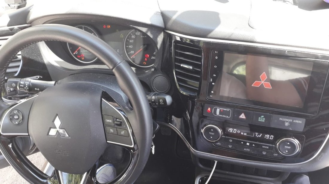 NAVIGATIE CARPAD ANDROID 8.1 DEDICATA MITSUBISHI OUTLANDER 2013-2019 GPS WAZE WIFI EDOTEC EDT-L230