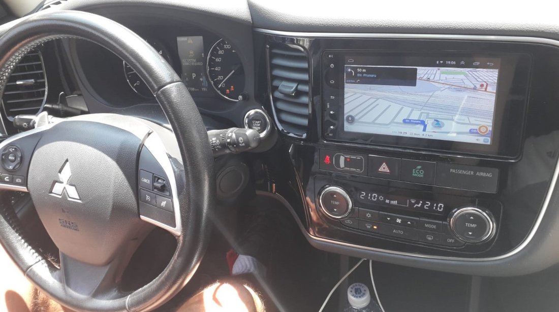 NAVIGATIE CARPAD ANDROID 8.1 DEDICATA MITSUBISHI OUTLANDER 2013-2019 GPS WAZE WIFI EDOTEC EDT-L230