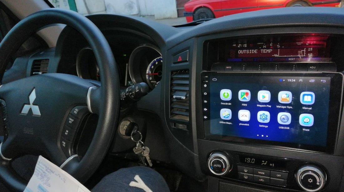 NAVIGATIE CARPAD ANDROID 8.1 DEDICATA MITSUBISHI PAJERO ECRAN 10” 16GB INTERNET 4G WIFI GPS WAZE