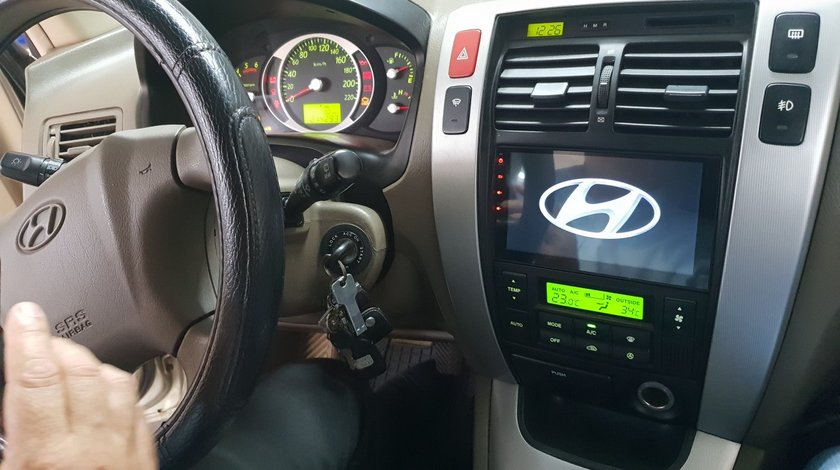 NAVIGATIE CARPAD ANDROID CARGUARD CD777 Hyundai Tucson ECRAN DE 7" GPS CARKIT 3G WIFI WAZE