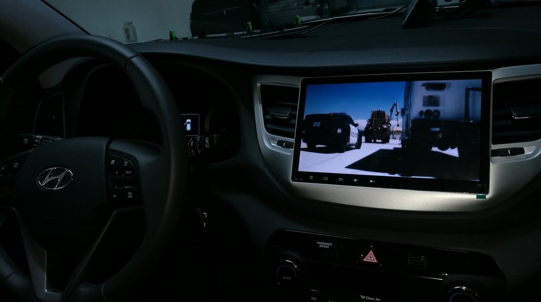 NAVIGATIE CARPAD ANDROID DEDICATA HYUNDAI TUCSON 2016 - 2017 ECRAN 10.1'' CAPACITIV INTERNET 3G WIFI