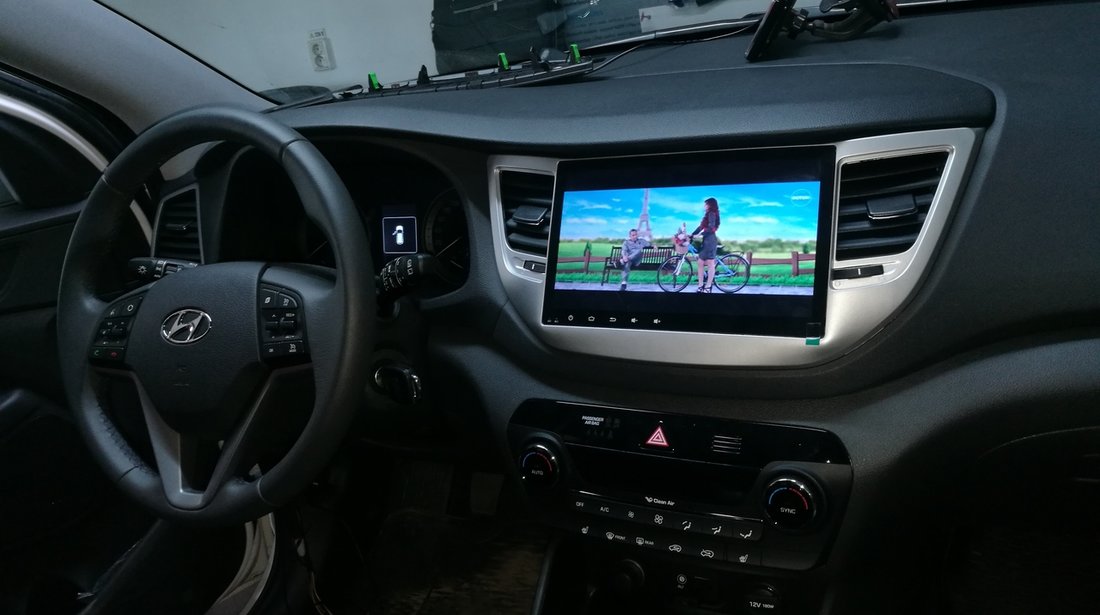 NAVIGATIE CARPAD ANDROID DEDICATA HYUNDAI TUCSON 2016 - 2017 ECRAN 10.1'' CAPACITIV INTERNET 3G WIFI