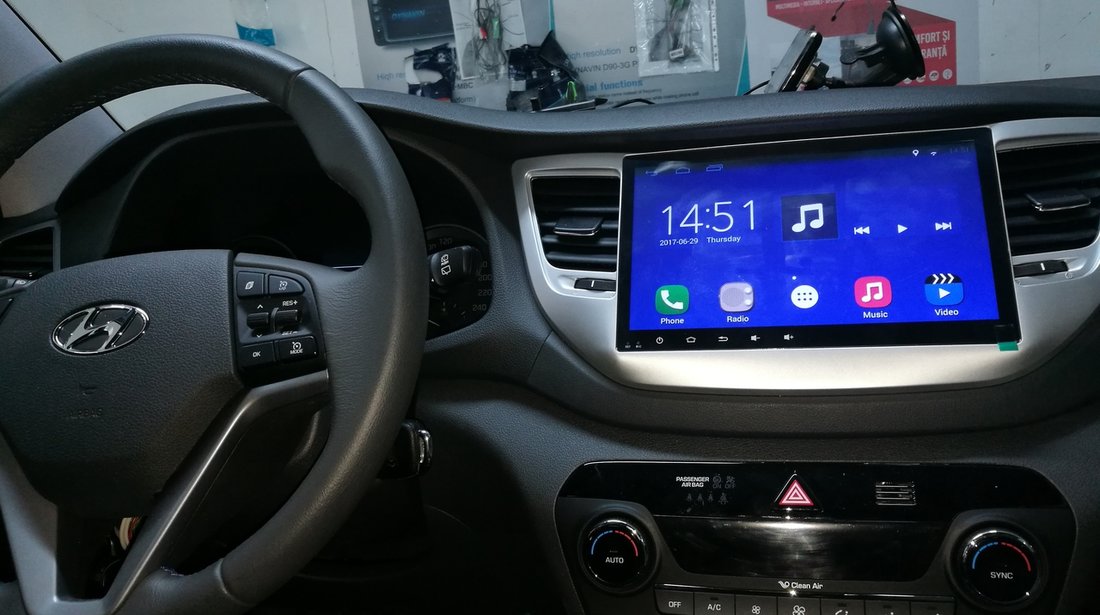 NAVIGATIE CARPAD ANDROID DEDICATA HYUNDAI TUCSON 2016 - 2017 ECRAN 10.1'' CAPACITIV INTERNET 3G WIFI