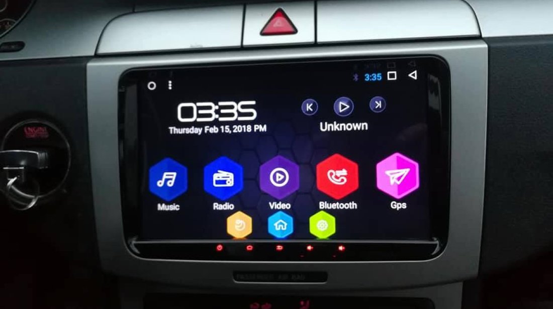 NAVIGATIE CARPAD ANDROID DEDICATA VW Golf(MK5,MK6)NAVD-MT9800 9' 16GB 2GB RAM GPS WAZE CAMERA BONUS!