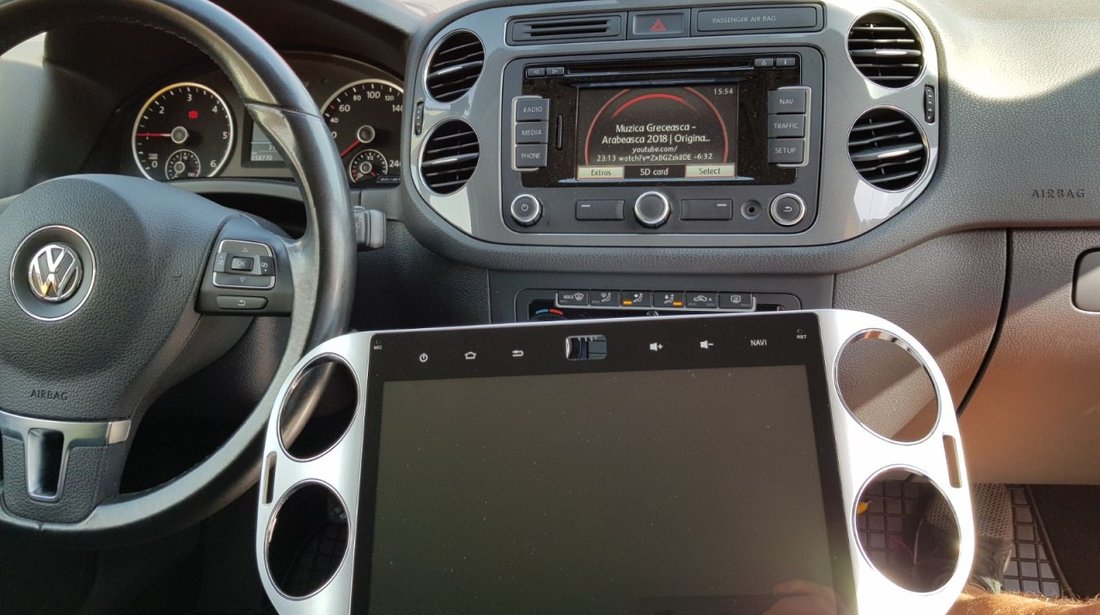 NAVIGATIE CARPAD ANDROID DEDICATA VW TIGUAN GOLF 5 PLUS ECRAN 10.1'' CAPACITIV 16GB INTERNET 3G WIFI