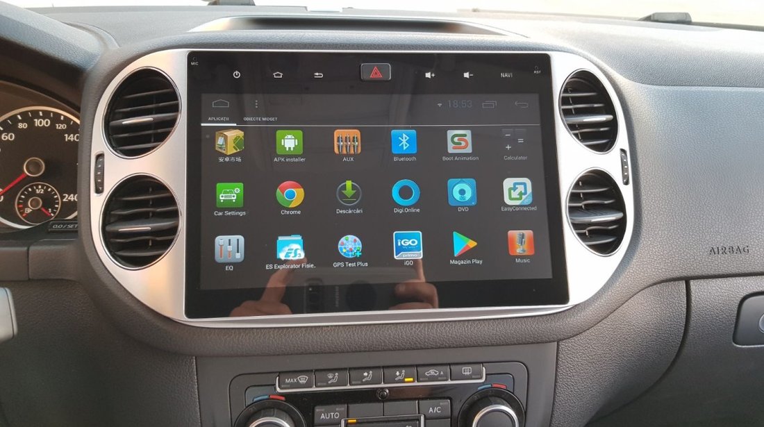 NAVIGATIE CARPAD ANDROID DEDICATA VW TIGUAN GOLF 5 PLUS ECRAN 10.1'' CAPACITIV 16GB INTERNET 3G WIFI