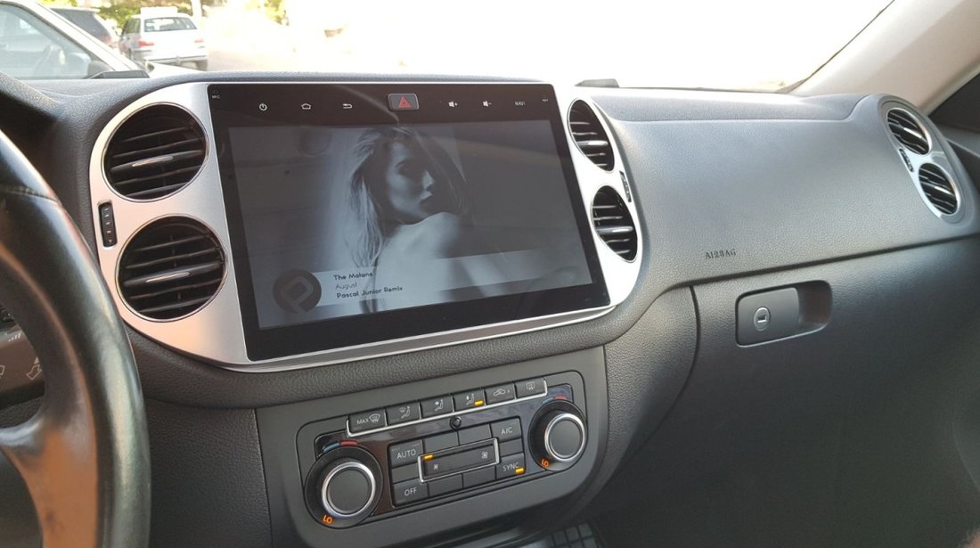 NAVIGATIE CARPAD ANDROID DEDICATA VW TIGUAN GOLF 5 PLUS ECRAN 10.1'' CAPACITIV 16GB INTERNET 3G WIFI