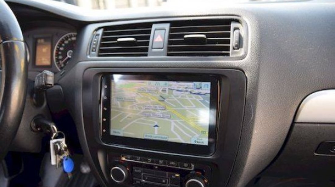 NAVIGATIE CARPAD CMP8001 ANDROID 4.4.4 DEDICATA VW TOURAN 2003-2014 8'' CAPACITIV 16GB WIFI WAZE