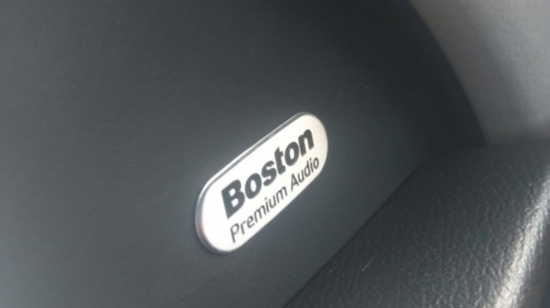 Navigatie cd player magazie sistem audio boston chrysler 300c dezmembrez