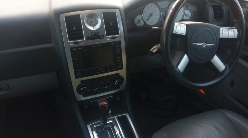 Navigatie cd player magazie sistem audio boston chrysler 300c dezmembrez