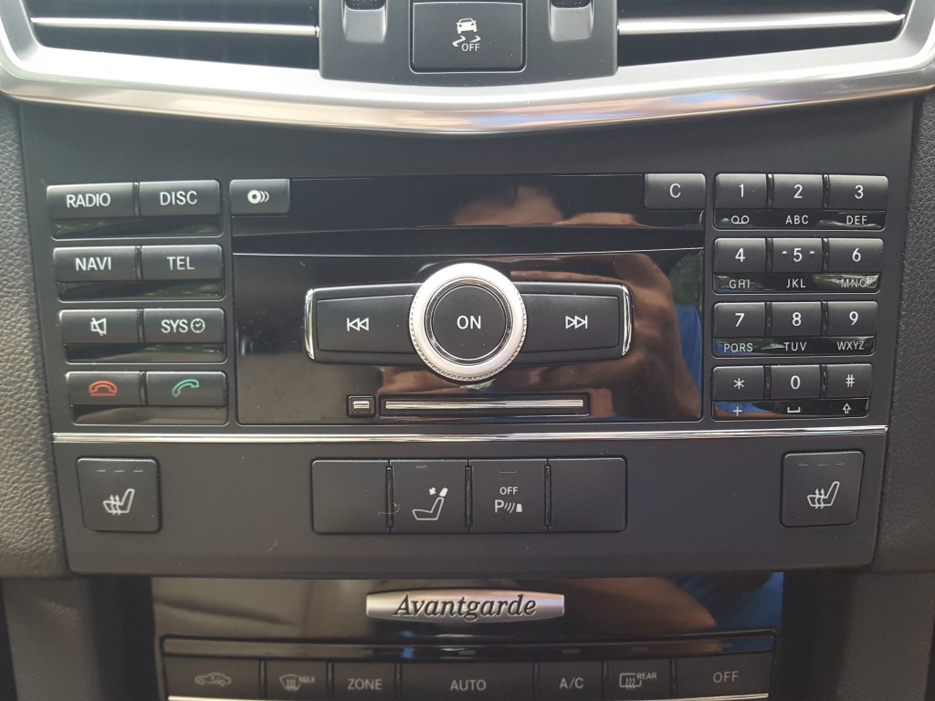 Navigatie Comand Mercedes W212 an 2010 Mare