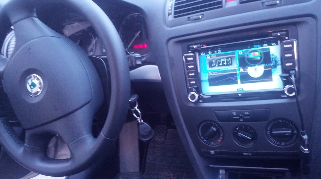 NAVIGATIE CU ANDROID DEDICATA VW Amarok EDOTEC EDT-G305 INTERNET 3G WIFI WAZE DVR DVD