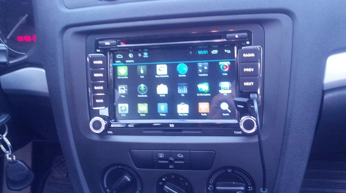 NAVIGATIE CU ANDROID DEDICATA VW Amarok EDOTEC EDT-G305 INTERNET 3G WIFI WAZE DVR DVD