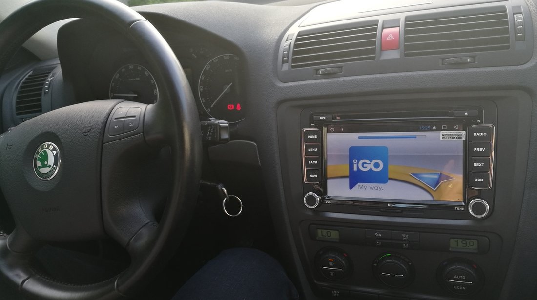 NAVIGATIE CU ANDROID DEDICATA VW SKODA SEAT EDOTEC EDT-G305 INTERNET 3G WIFI WAZE DVR DVD CARKIT USB