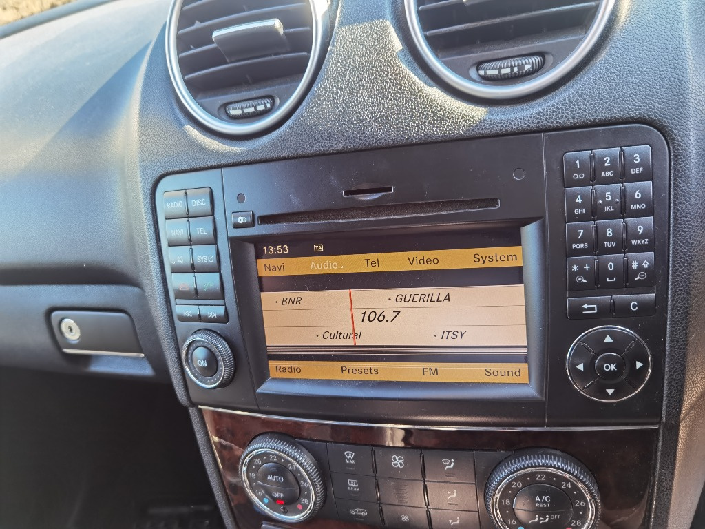 Navigatie cu dungi Mercedes ML W164 facelift