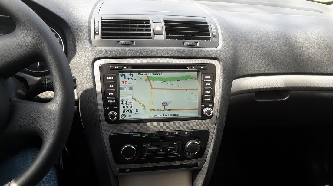 NAVIGATIE DEDICATA ANDROID SKODA OCTAVIA 2 ECRAN 8" NAVD-A9725V DVD GPS CAMERA VIDEO MARSARIER CADOU