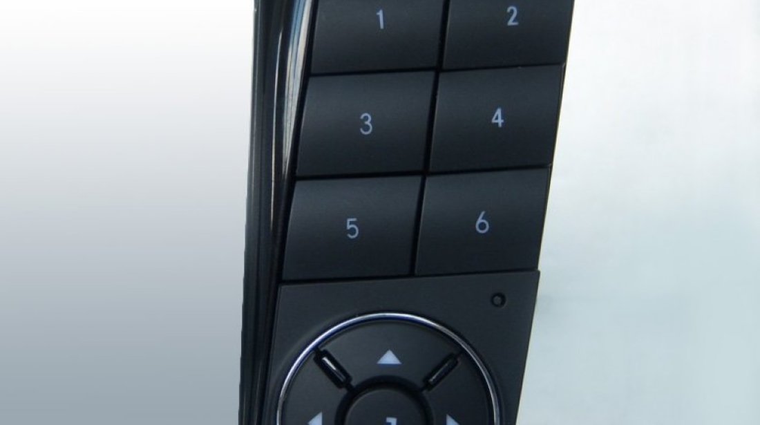 NAVIGATIE DEDICATA MERCEDES BENZ CLS W219 DVD GPS CAR KIT USB TV DIVX PICTURE IN PICTURE