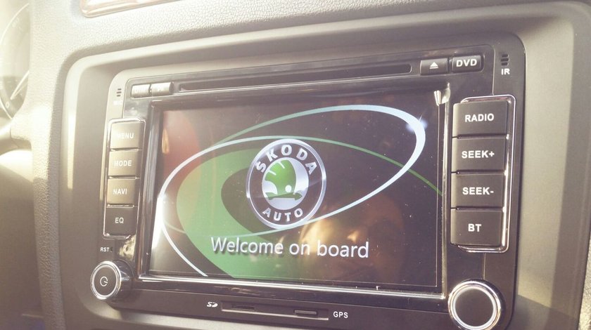 NAVIGATIE DEDICATA SKODA FABIA 2 NAVD-723V V4 DVD GPS CARKIT PRELUARE AGENDA TELEFONICA