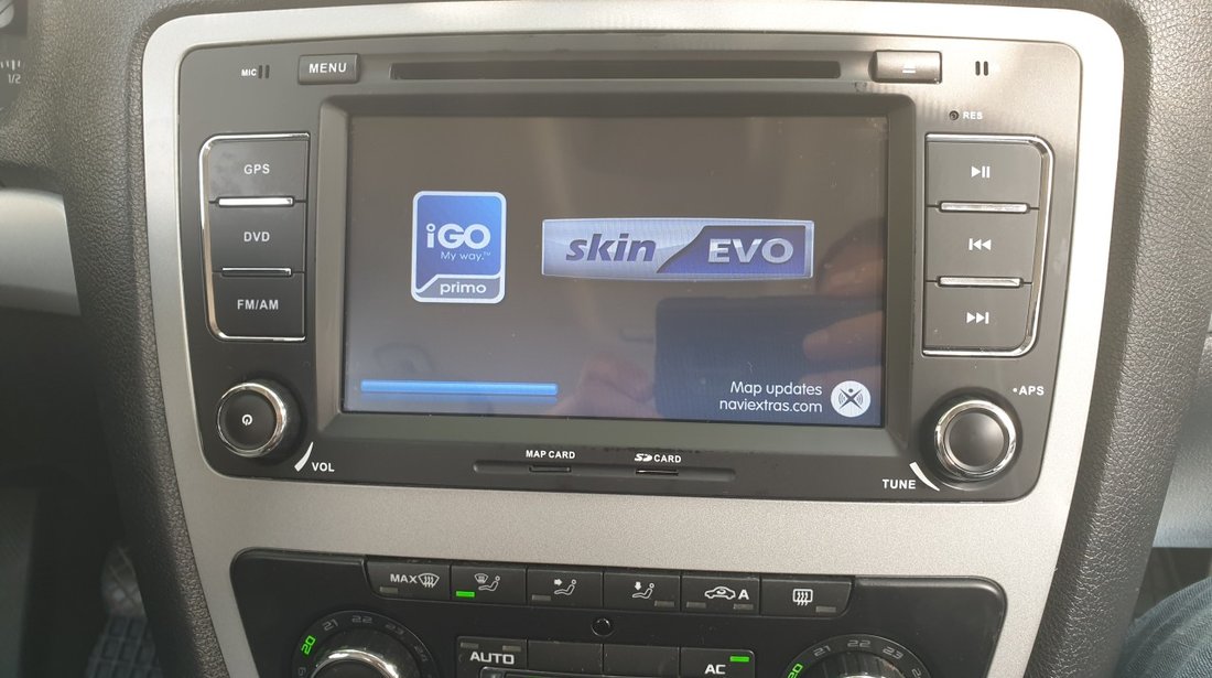 NAVIGATIE DEDICATA SKODA OCTAVIA 2 XTRONS PF710TSS MENIURI OEM DVD GPS CARKIT FARA RAMA ADAPTOARE!