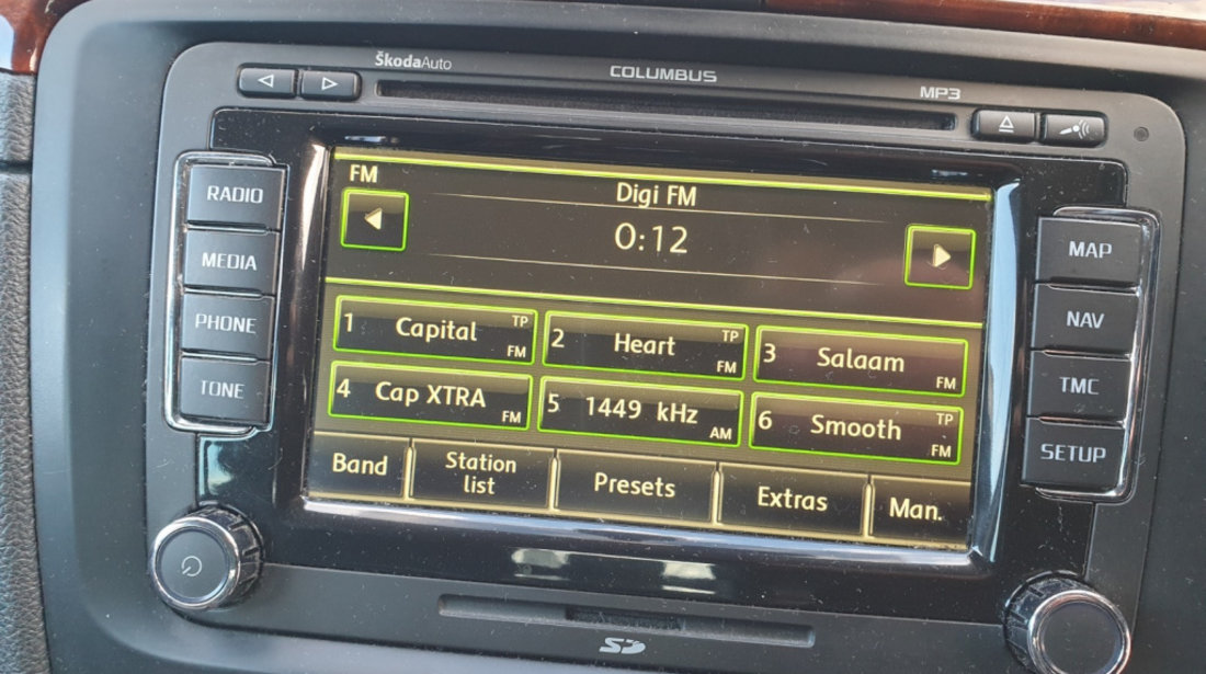 Navigatie Radio CD Player Columbus Skoda Superb 2 2008 - 2015 Cod 3T0035680K