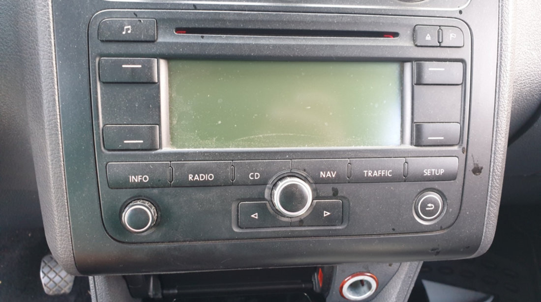 Navigatie RNS300 Radio CD Player Volkswagen Jetta 2006 - 2011 Cod rns300sdgb1