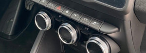 Nemtii au pus o Dacie Duster pe burta si i-au dat un set de jante cu diametrul de 20 de inch. Acum cauta un cumparator caruia sa i-o vanda cu pretul de 32.490 de euro