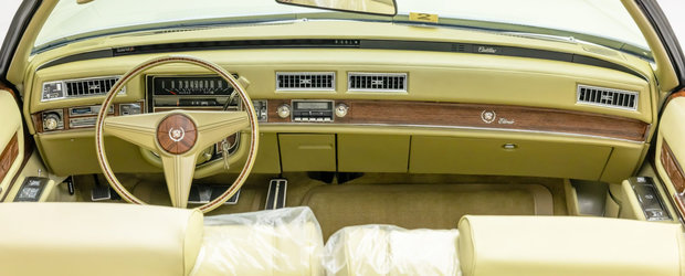 Nemtii se uitau la ea ca la un OZN. Masina din 1976 are o lungime de 5.7 metri, motor de 8.2 litri si scaune cu actionare electrica