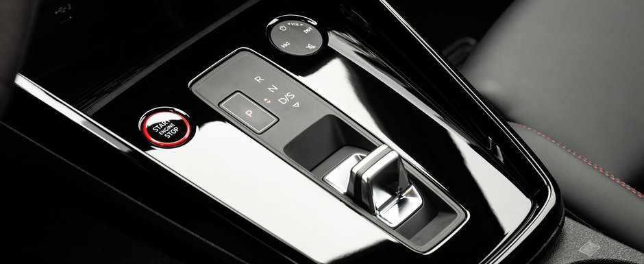 Nemtii si-au facut de cap cu noul Audi RS3 Sportback. Modelul care concureaza cu Mercedes A45 AMG ofera acum mai multa putere chiar si decat un Lamborghini Huracan Nemtii si-au facut de cap cu noul Audi RS3 Sportback. Modelul care concureaza cu Mercedes A45 AMG ofera acum mai multa putere chiar si decat un Lamborghini Huracan