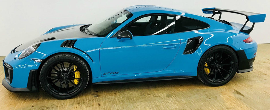 Nici bine n-a cumparat-o ca o si vinde. Pretul exorbitant cerut pe acest 911 GT2 RS cu 797 de km la bord