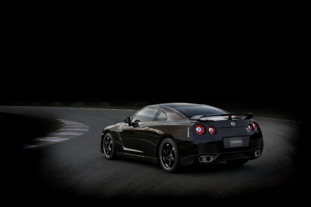 Nissan a dezvaluit noul GT-R SpecV Nissan a dezvaluit noul GT-R SpecV