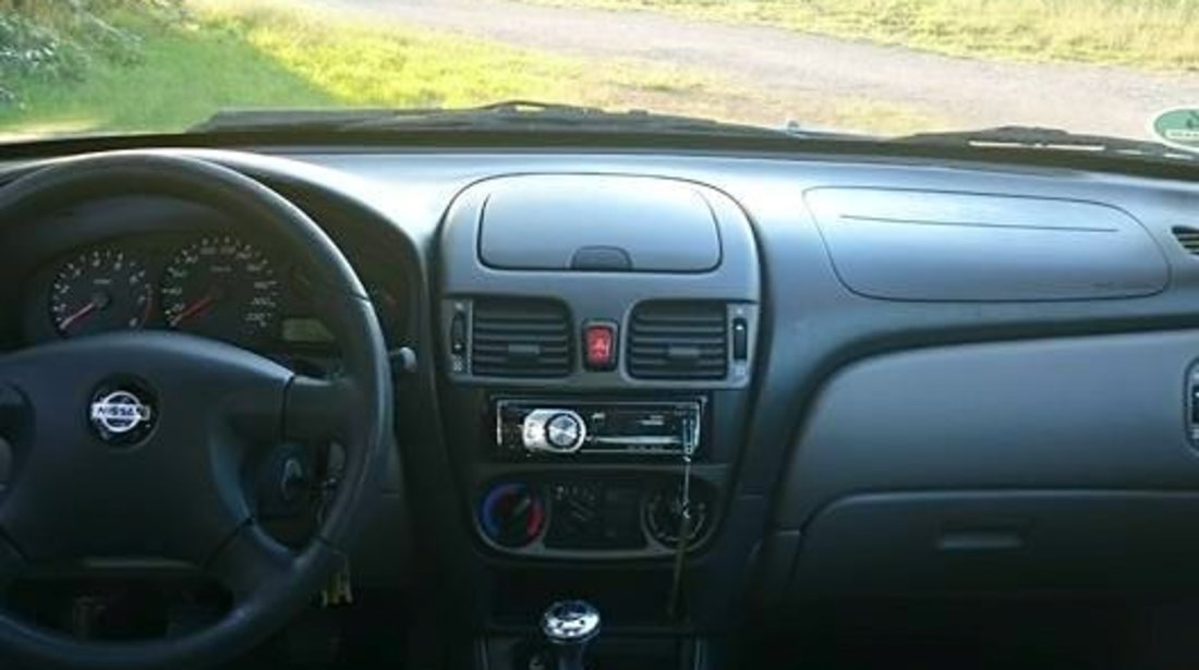 Nissan Almera 1498 2000