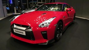 Nissan GT-R 2017 in rosu