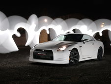 Nissan GT-R by Vilner - Godzilla experimenteaza puterea Dragonului