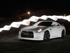 Nissan GT-R by Vilner - Godzilla experimenteaza puterea Dragonului