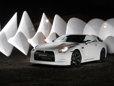 Nissan GT-R by Vilner - Godzilla experimenteaza puterea Dragonului