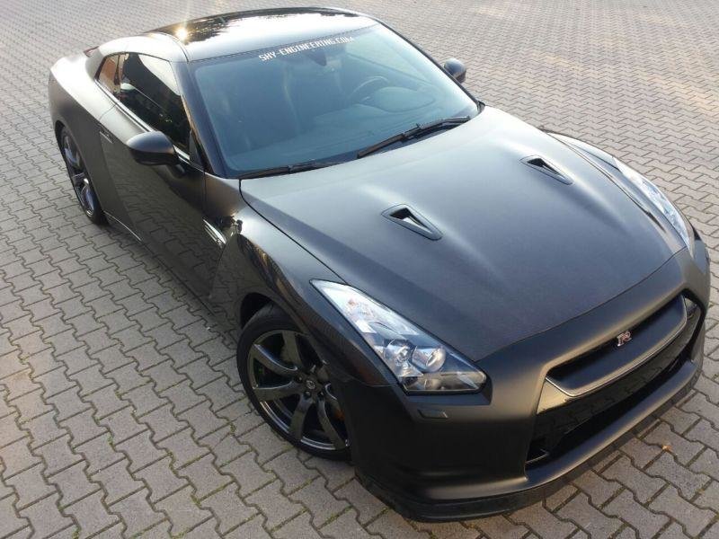 Nissan GT-R cu 1400 CP sub capota