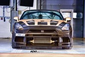 Nissan GT-R cu auriu si carbon