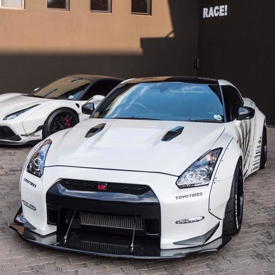 Nissan GT-R de la Race