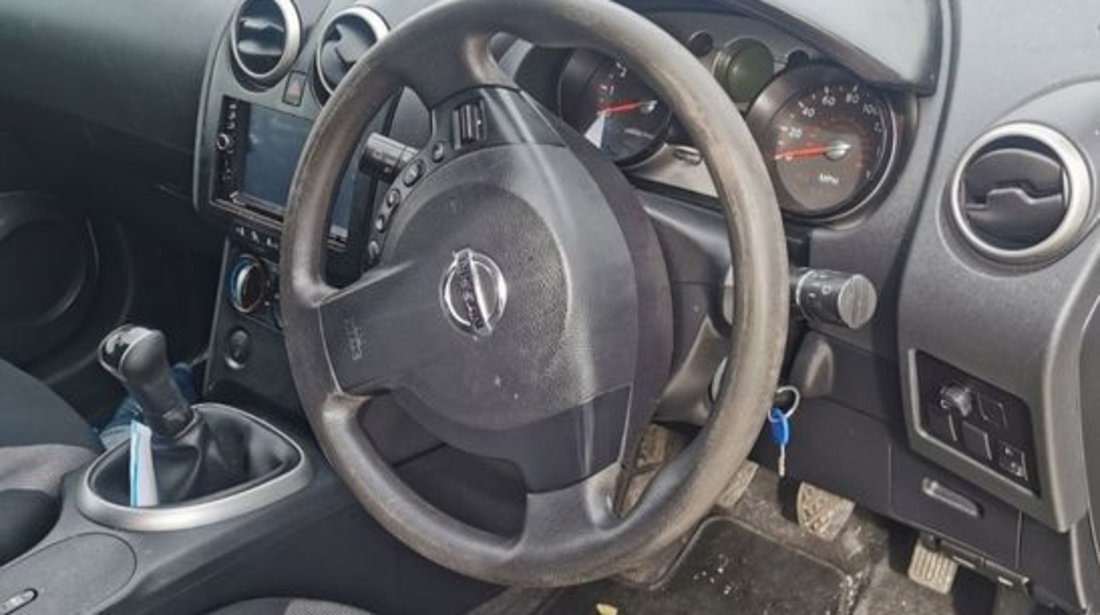 Nissan Qashqai 1.6i dezmembrez aripi/usi/punte/jug volan dreapta