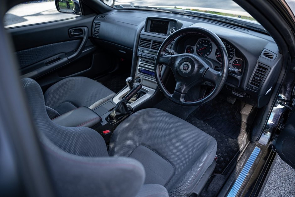 nissan skyline левый руль